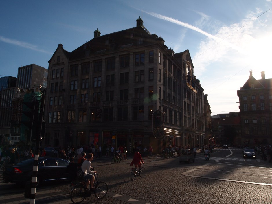 OLYMPUS DIGITAL CAMERA